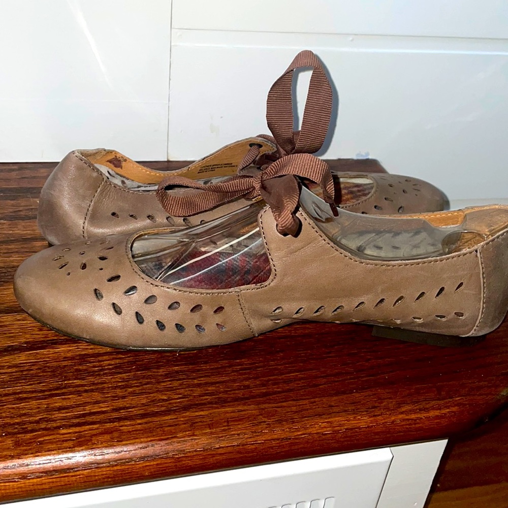 Born jerrica women’s shoes size 9